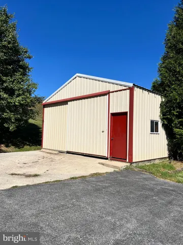 $3,300 | 10521 Brenda Avenue, Ijamsville, MD 21754