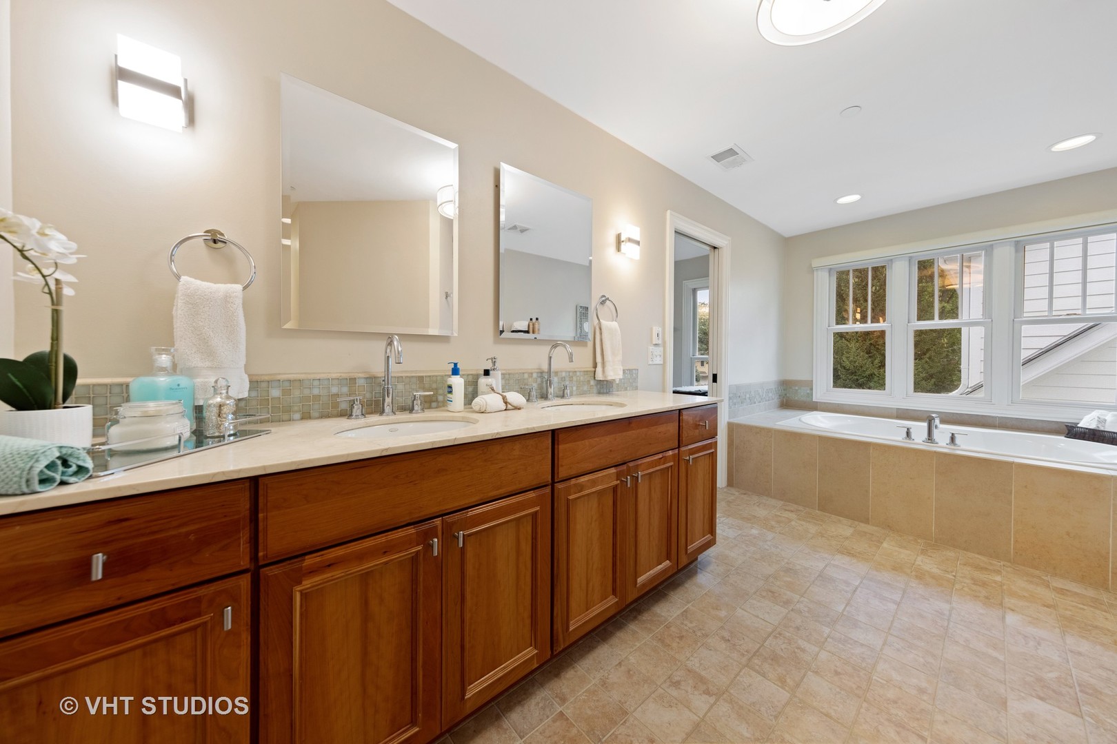 606 Riford Road Glen Ellyn, IL 60137 - Photo 14 of 32