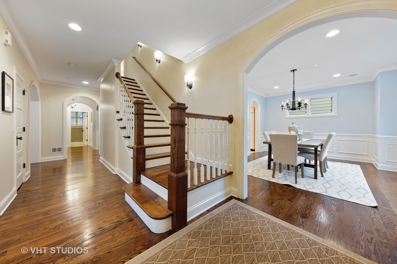 606 Riford Road Glen Ellyn, IL 60137 - Photo 2 of 32