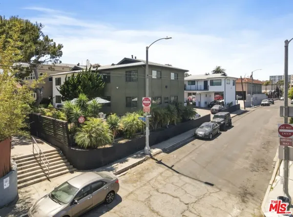 $2,949 | 119 Paloma Avenue, Unit D, Venice, CA 90291