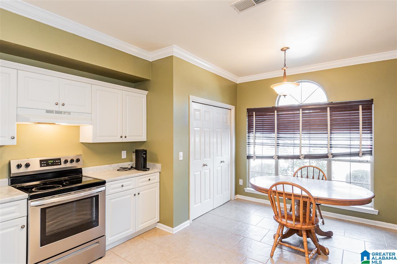 439 Cambrian Ridge Trail Pelham, AL 35124 - Photo 12 of 33