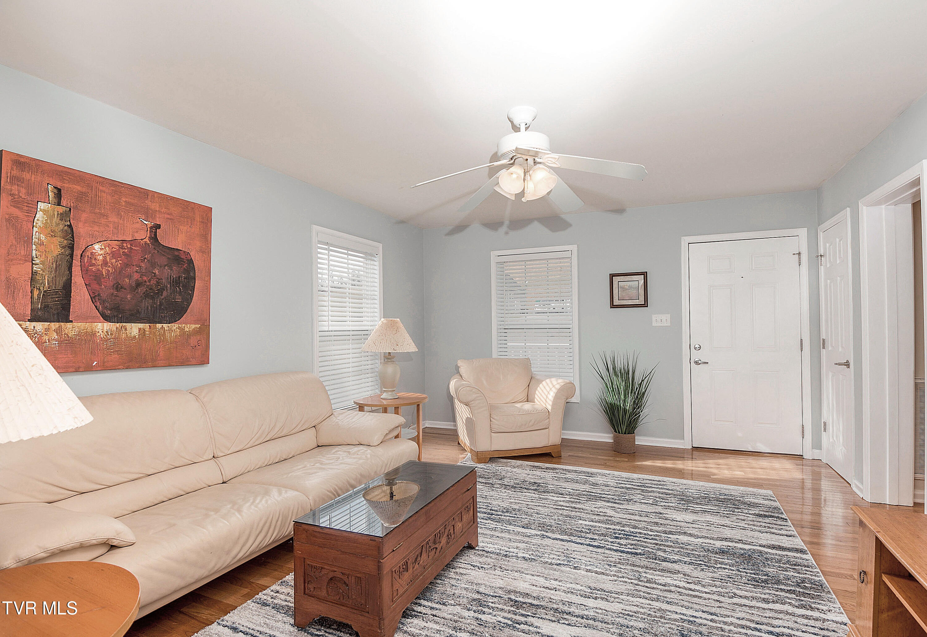 18410 Fortunes Way, Unit N/A Abingdon, VA 24210 - Photo 3 of 13 LIVING ROOM 2