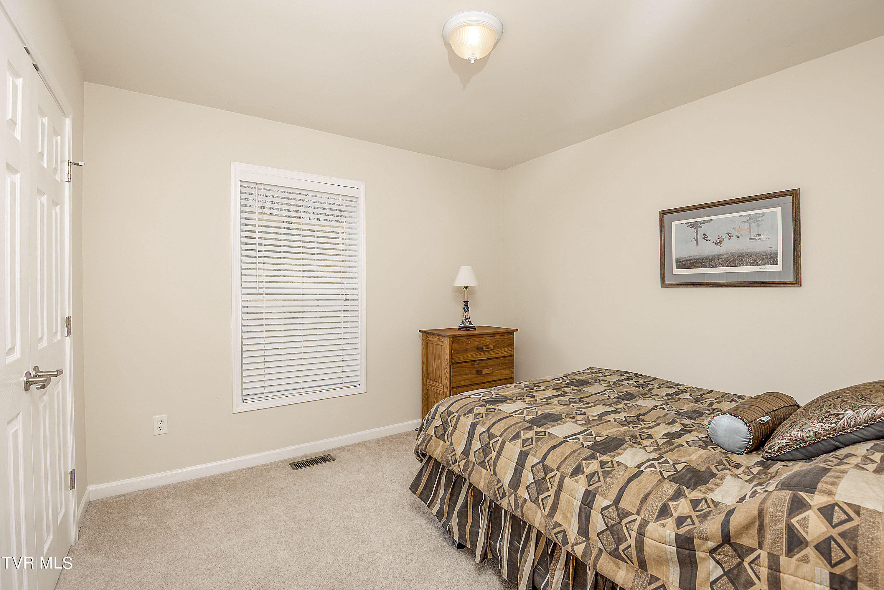 18410 Fortunes Way, Unit N/A Abingdon, VA 24210 - Photo 9 of 13 BEDROOM 2