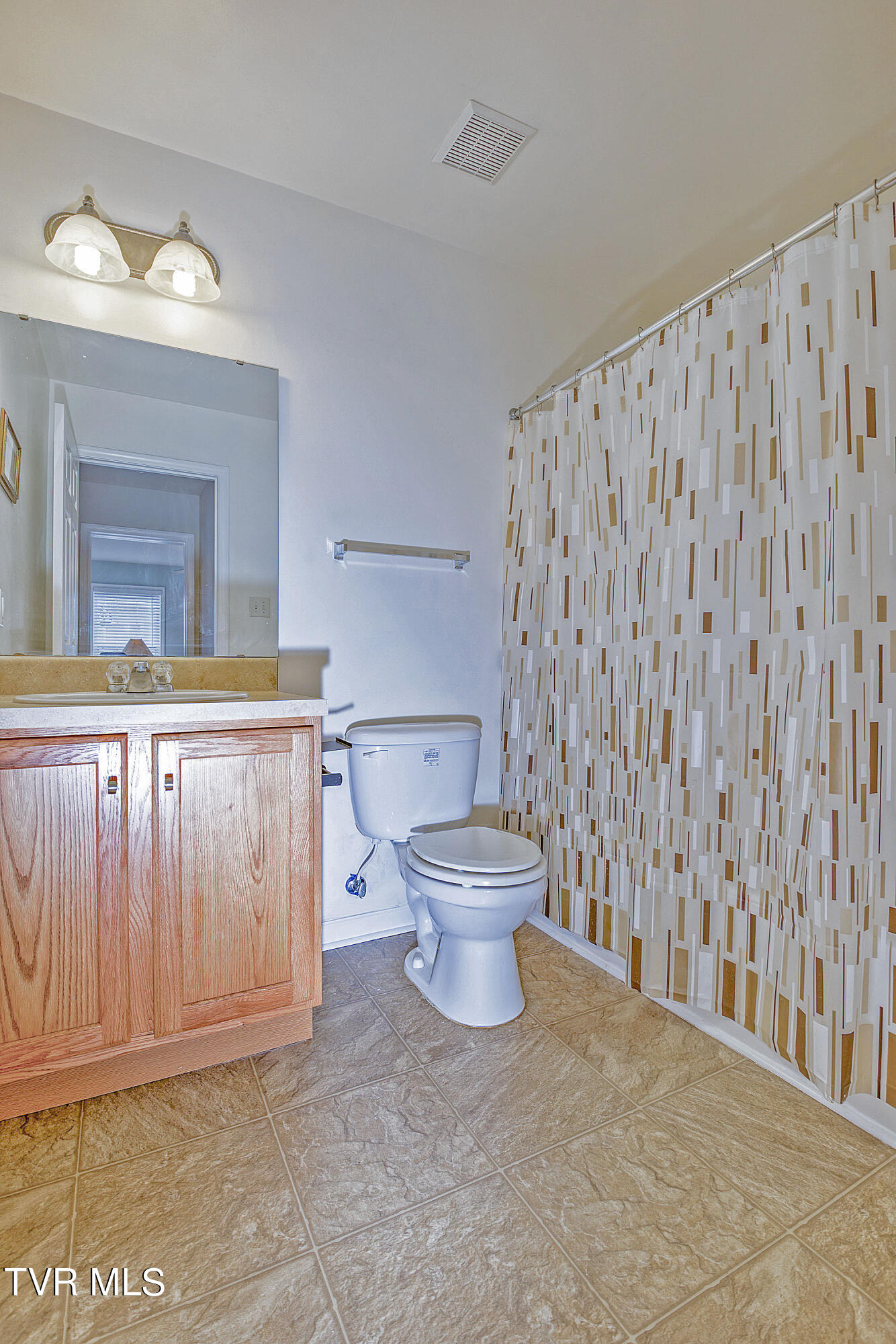 18410 Fortunes Way, Unit N/A Abingdon, VA 24210 - Photo 10 of 13 BATH 2