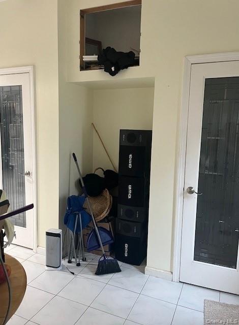 226 14th Avenue West Babylon, NY 11704 - Photo 15 of 27 a view of workspace with a tv