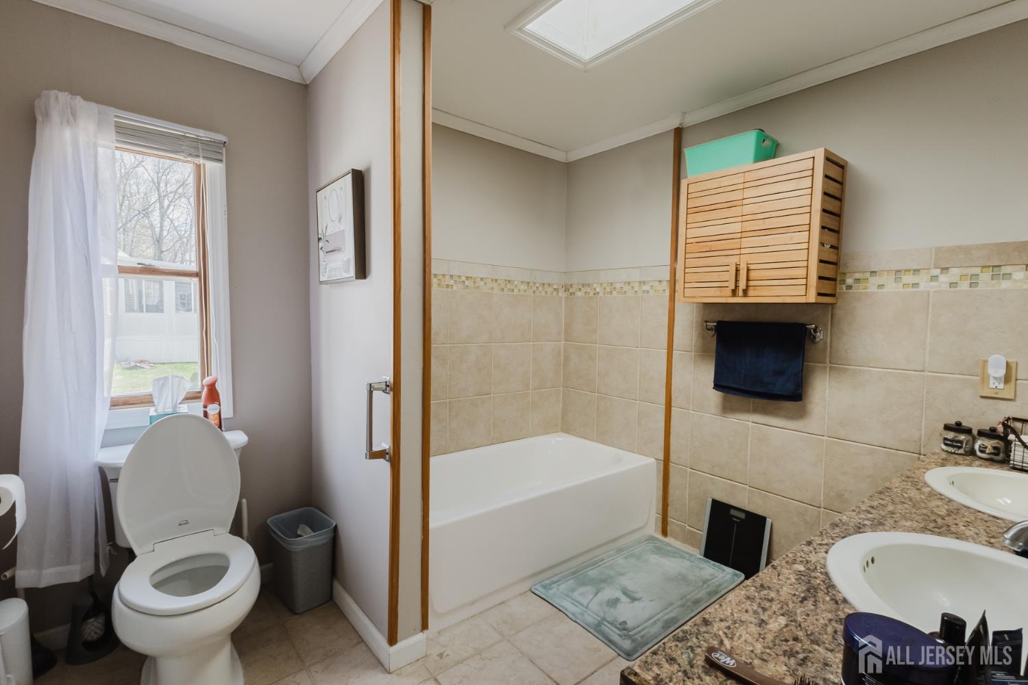 37 Emerson Road North Brunswick, NJ 08902 - Photo 14 of 17 Gallery Image 14