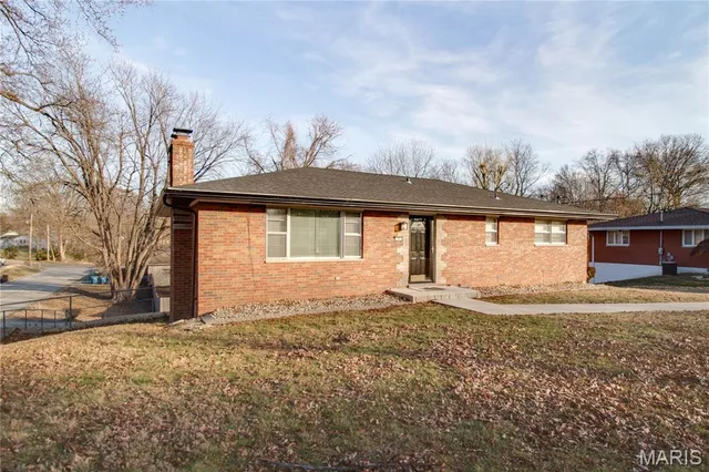 $246,000 | 2 Chapel Court, Collinsville, IL 62234