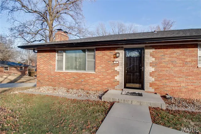 $246,000 | 2 Chapel Court, Collinsville, IL 62234