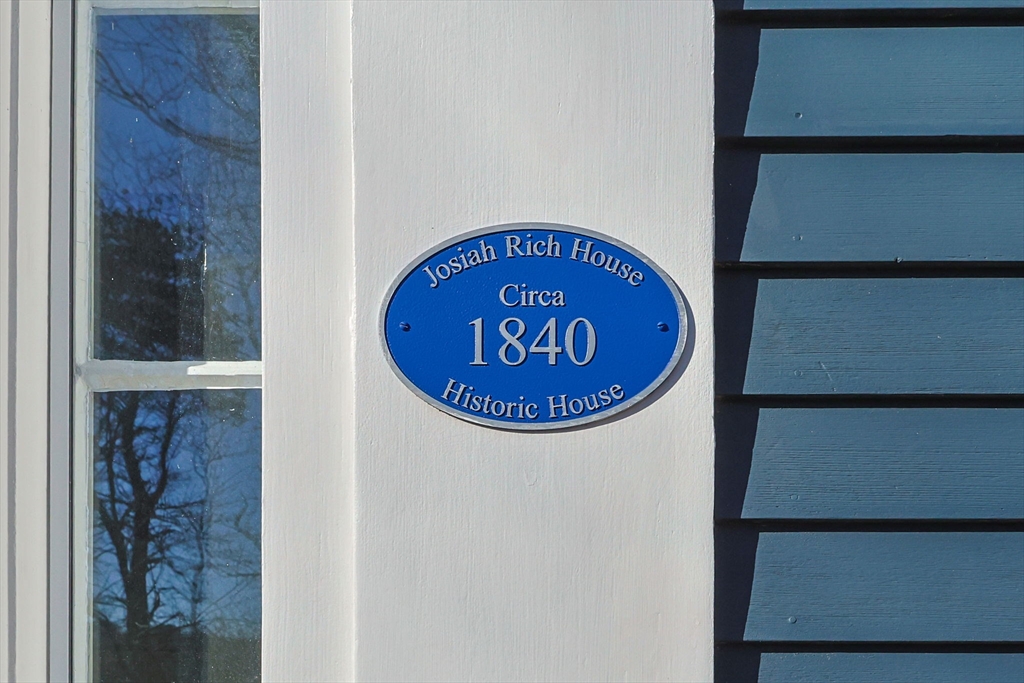 5 Depot Road Truro, MA 02666 - Photo 5 of 42 a view of entryway