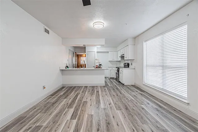 $249,900 | 1313 Oakbluff Drive, Lancaster, TX 75146