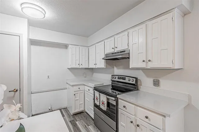 $249,900 | 1313 Oakbluff Drive, Lancaster, TX 75146