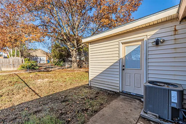 $249,900 | 1313 Oakbluff Drive, Lancaster, TX 75146