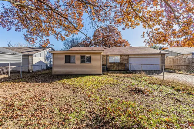 $249,900 | 1313 Oakbluff Drive, Lancaster, TX 75146