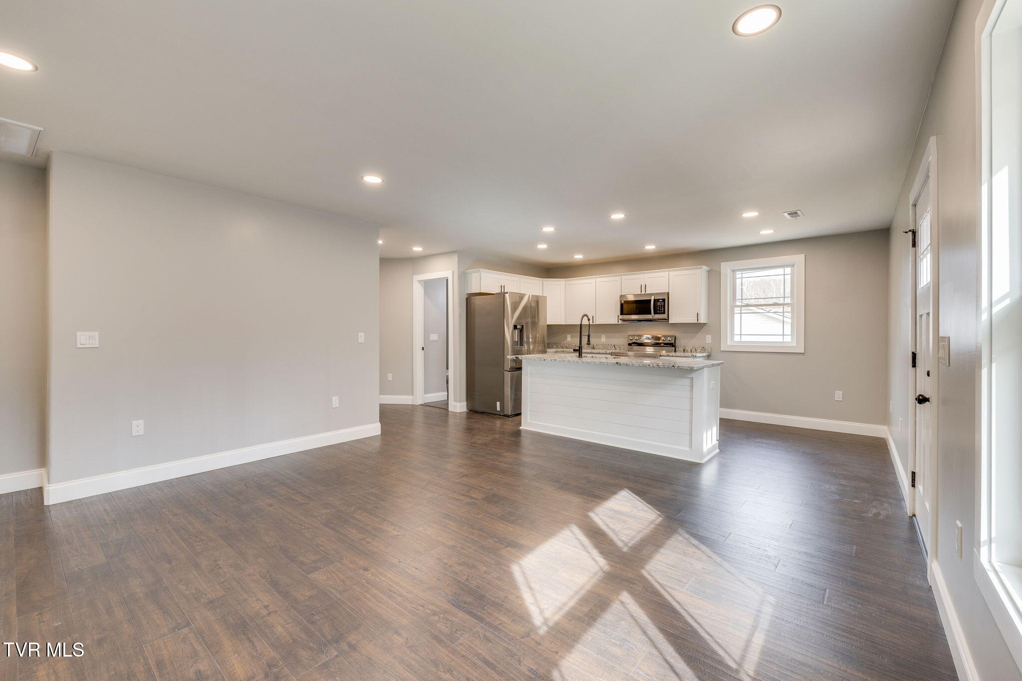 173 Hall Road Jonesborough, TN 37659 - Photo 5 of 30 008
