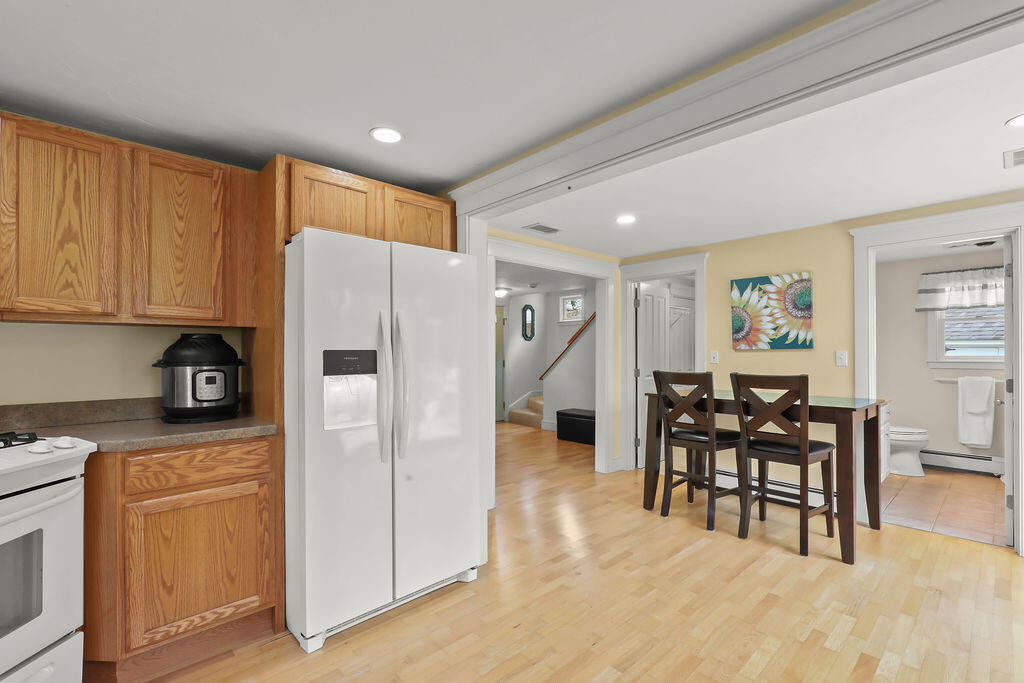 5 Deerfield Road Mashpee, MA 02649 - Photo 9 of 32 IMG_2319