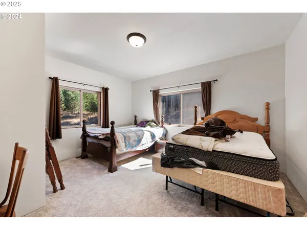 $1,450,000 | 73210 Kingsbury Lane, Elgin, OR 97827