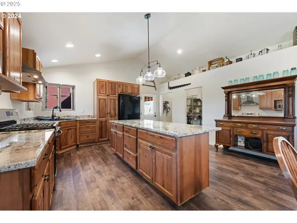 $1,450,000 | 73210 Kingsbury Lane, Elgin, OR 97827