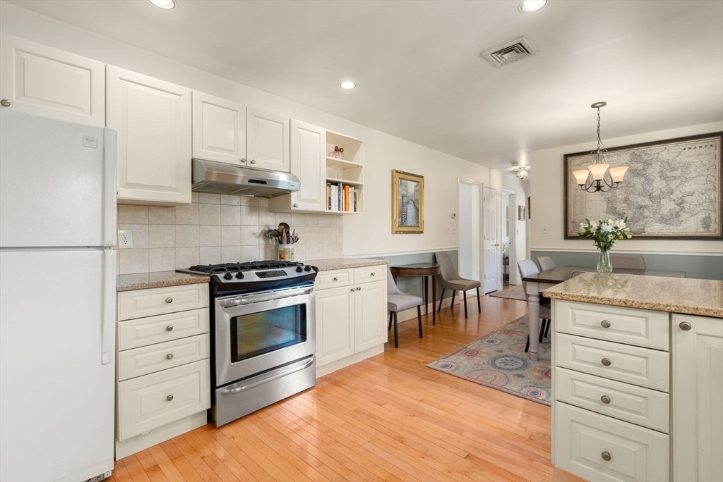 56 Oak Road Norwood, MA 02062 - Photo 3 of 21 Gallery Image 3