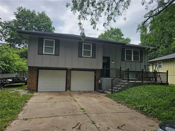 $249,000 | 108 Baker Street, Buckner, MO 64016