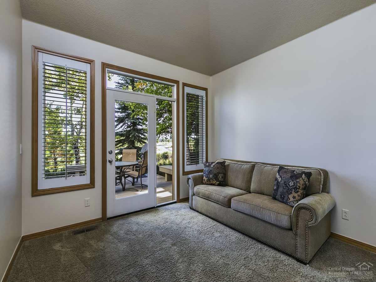 61945 Fall Creek Loop Bend, OR 97702 - Photo 12 of 25 Gallery Image 12