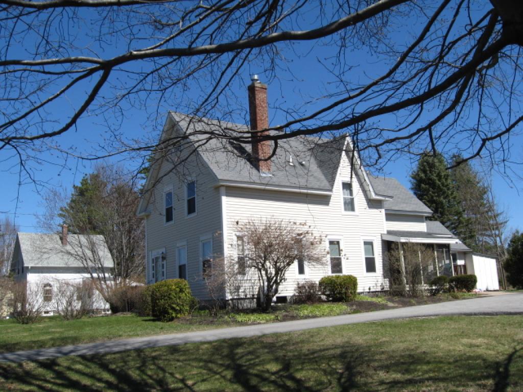 1363 River Road Manchester, NH 03104 - Photo 1 of 32