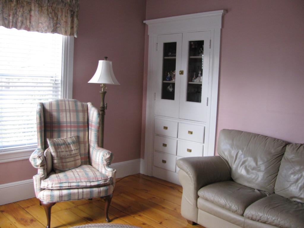 1363 River Road Manchester, NH 03104 - Photo 11 of 32