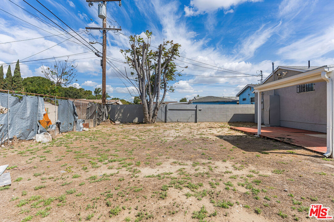 15321 South Frailey Avenue Compton, CA 90221 - Photo 12 of 19 a view of outdoor space yard and basketball court