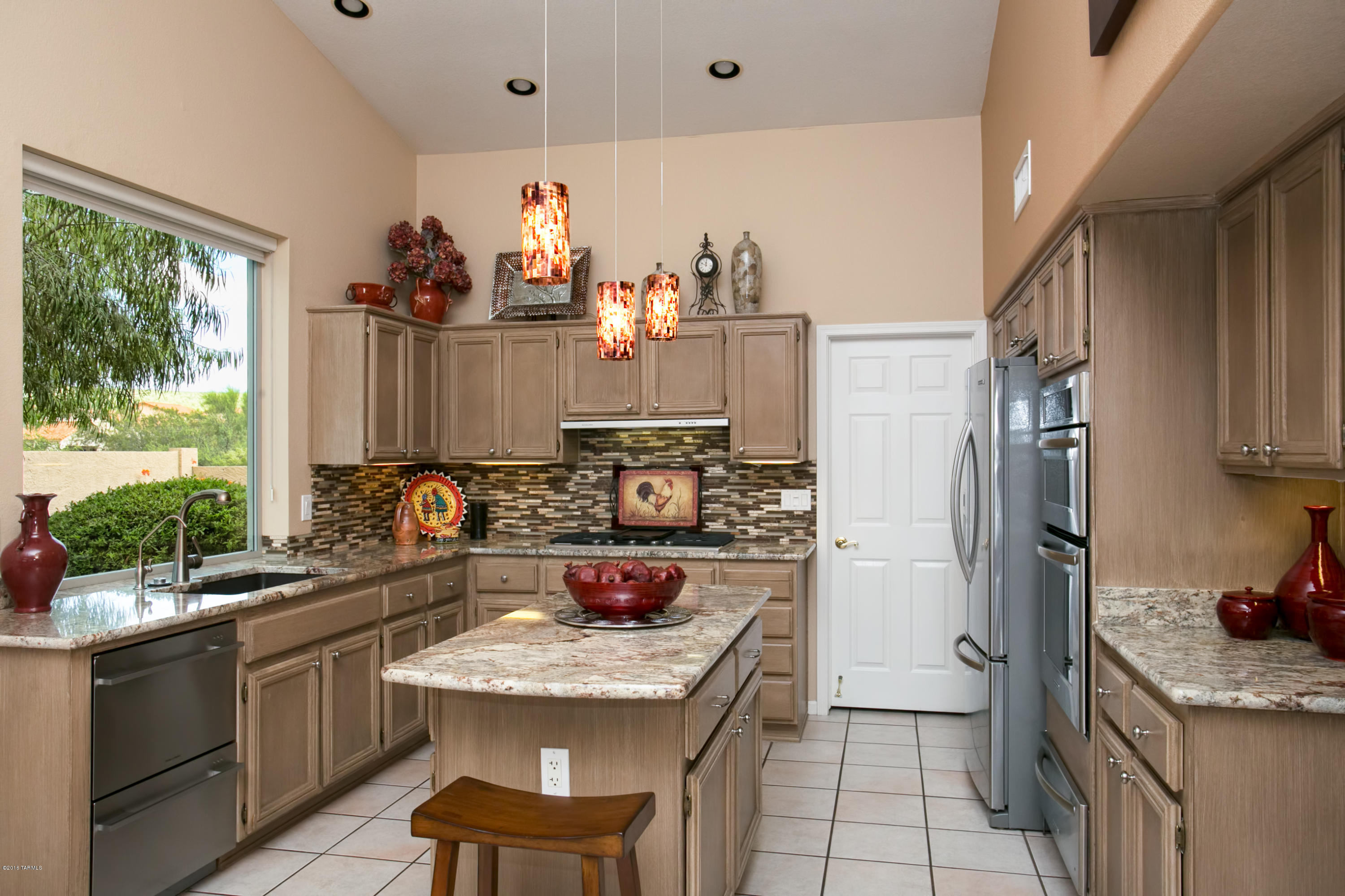 36854 South Ridgeview Boulevard Tucson, AZ 85739 - Photo 3 of 34