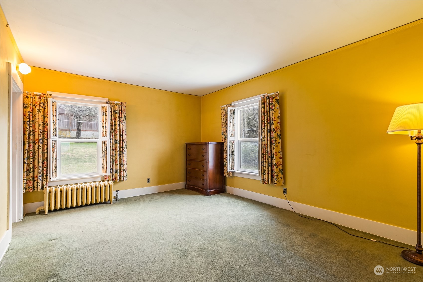 1015 14th Street Bellingham, WA 98225 - Photo 21 of 40 an empty room with windows