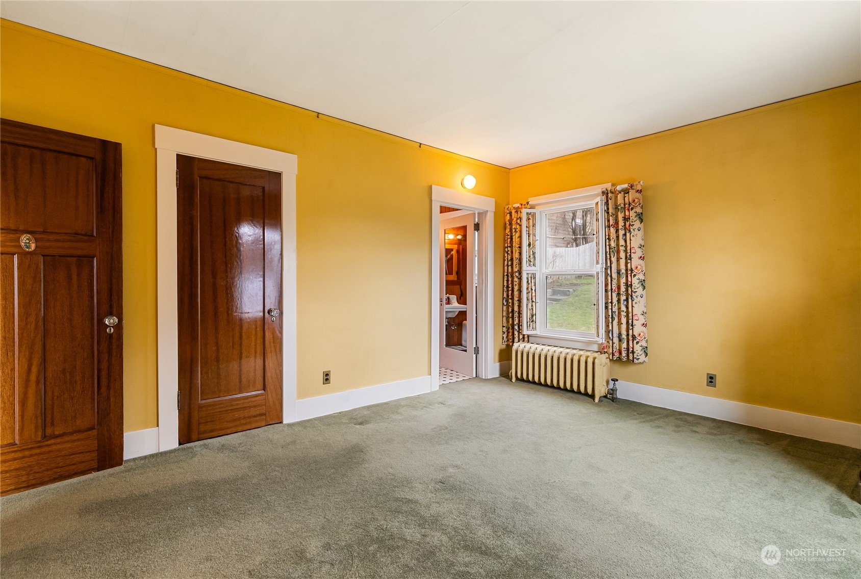 1015 14th Street Bellingham, WA 98225 - Photo 22 of 40 an empty room with windows