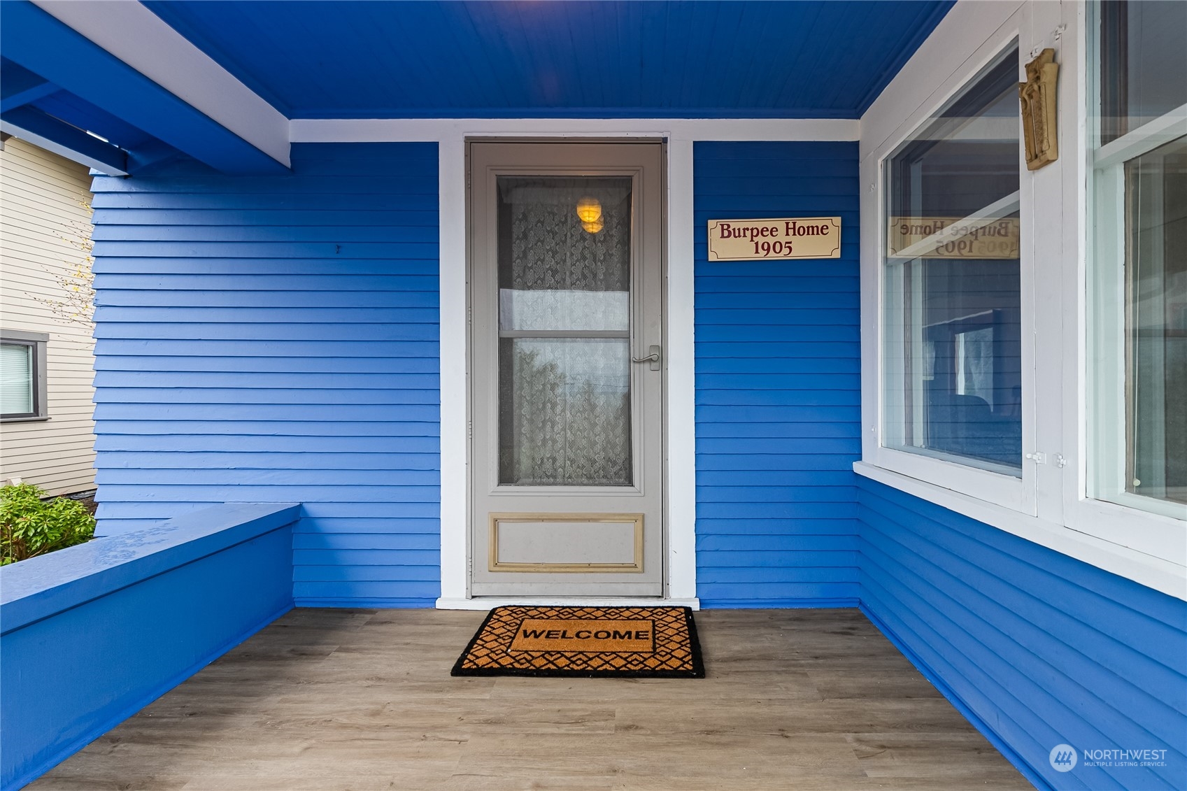 1015 14th Street Bellingham, WA 98225 - Photo 28 of 40 a view of a brick house with a large door