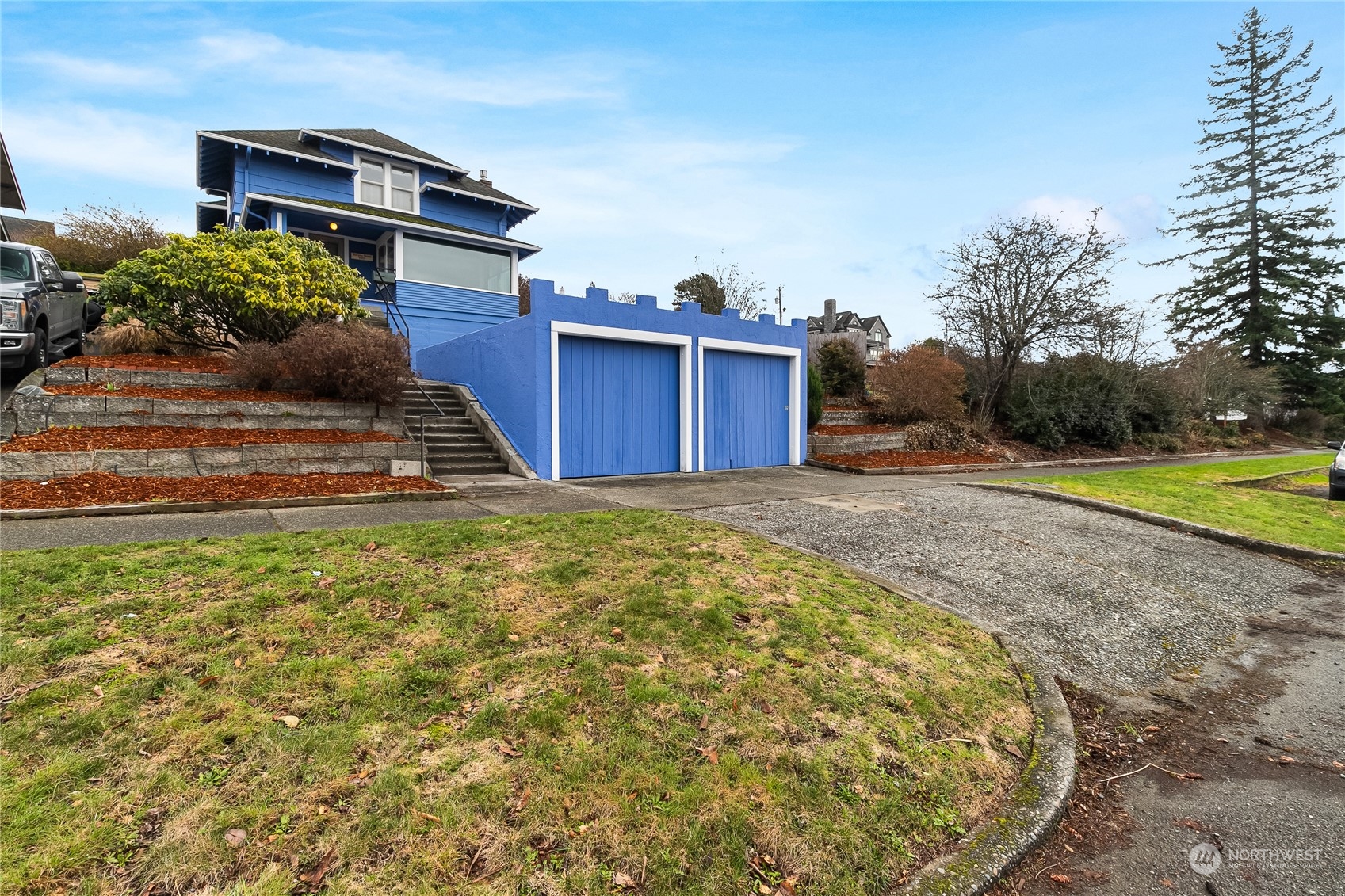 1015 14th Street Bellingham, WA 98225 - Photo 38 of 40 a house view with a garden space