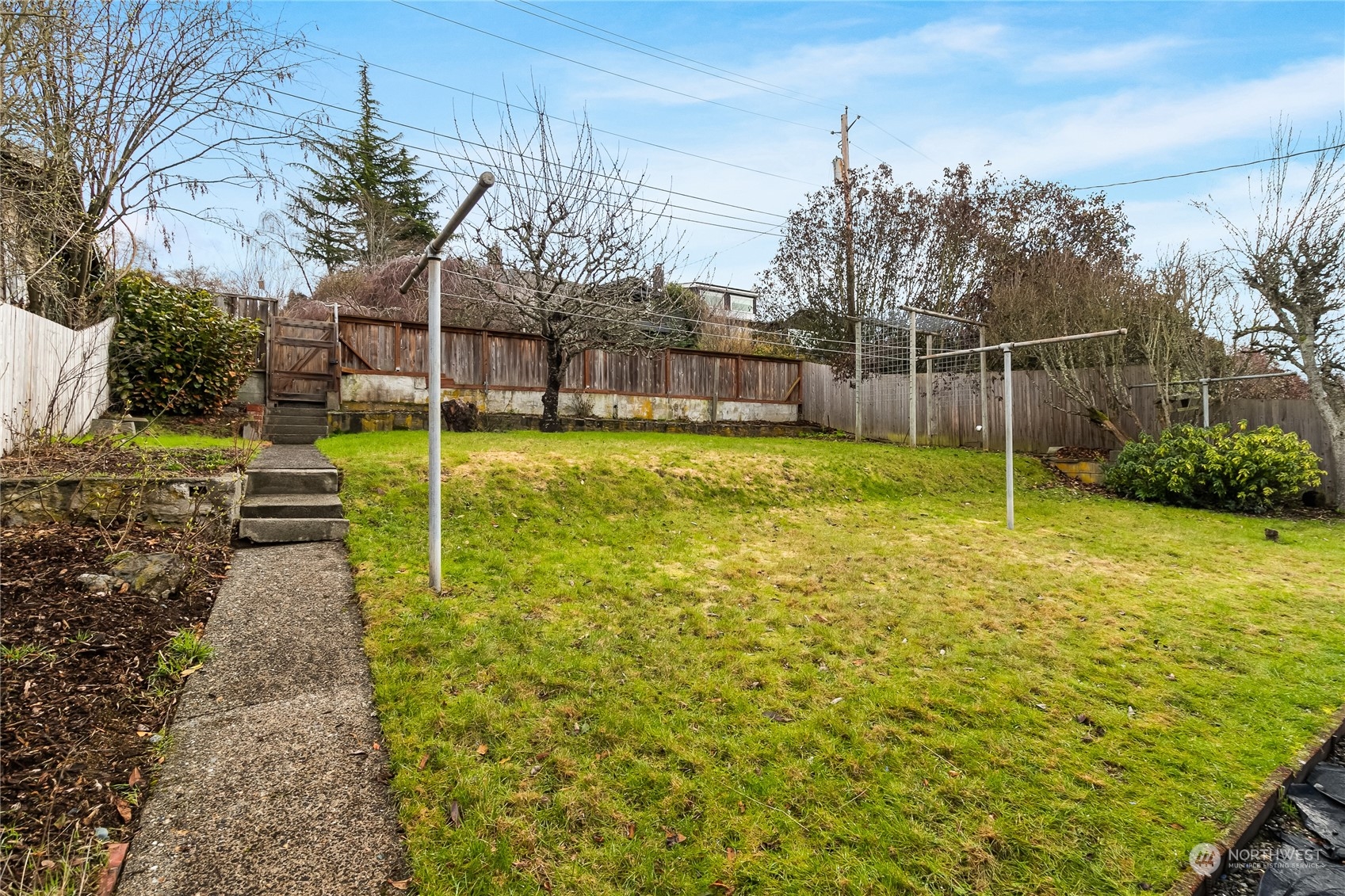1015 14th Street Bellingham, WA 98225 - Photo 9 of 40 a view of a backyard