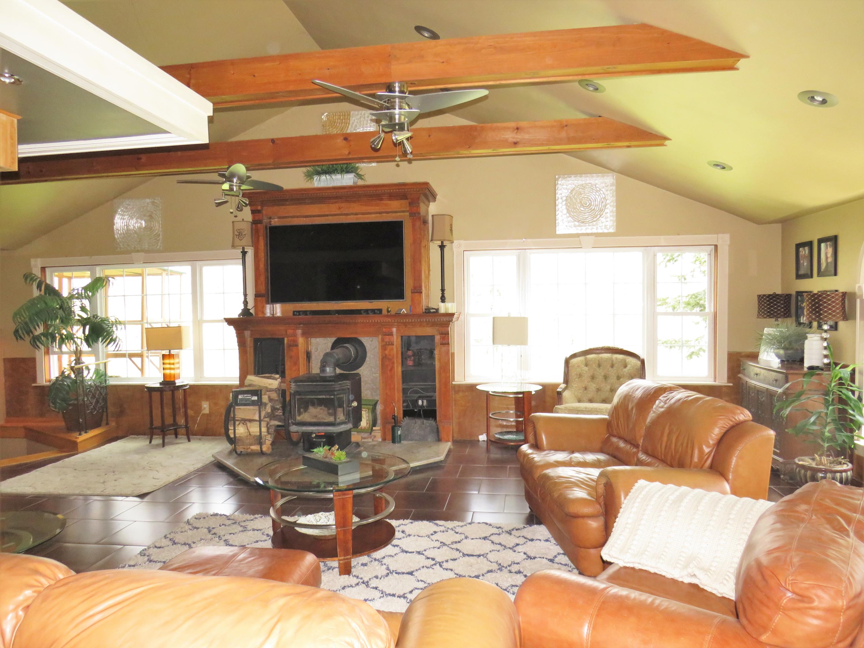287 Augusta Road Belmont, ME 04952 - Photo 18 of 62 Living room