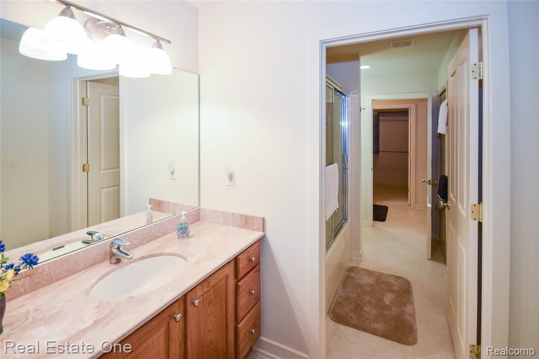 1825 Silver Bell Road Rochester, MI 48306 - Photo 30 of 61 35.jpg