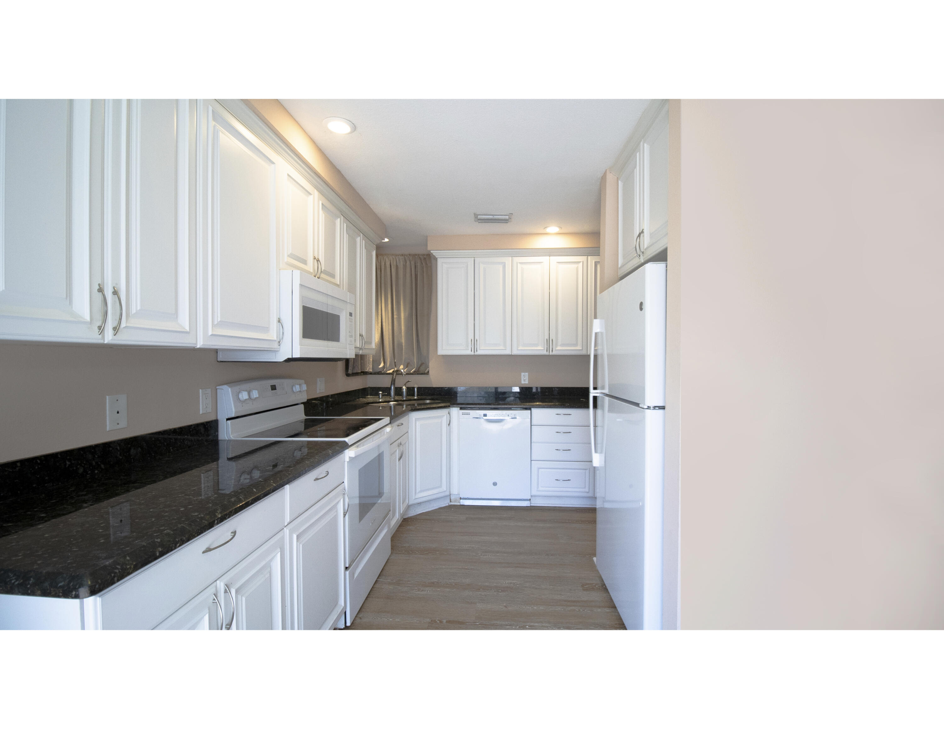 6335 Riverwalk Lane, Unit 7 Jupiter, FL 33458 - Photo 8 of 25 KITCHEN 3