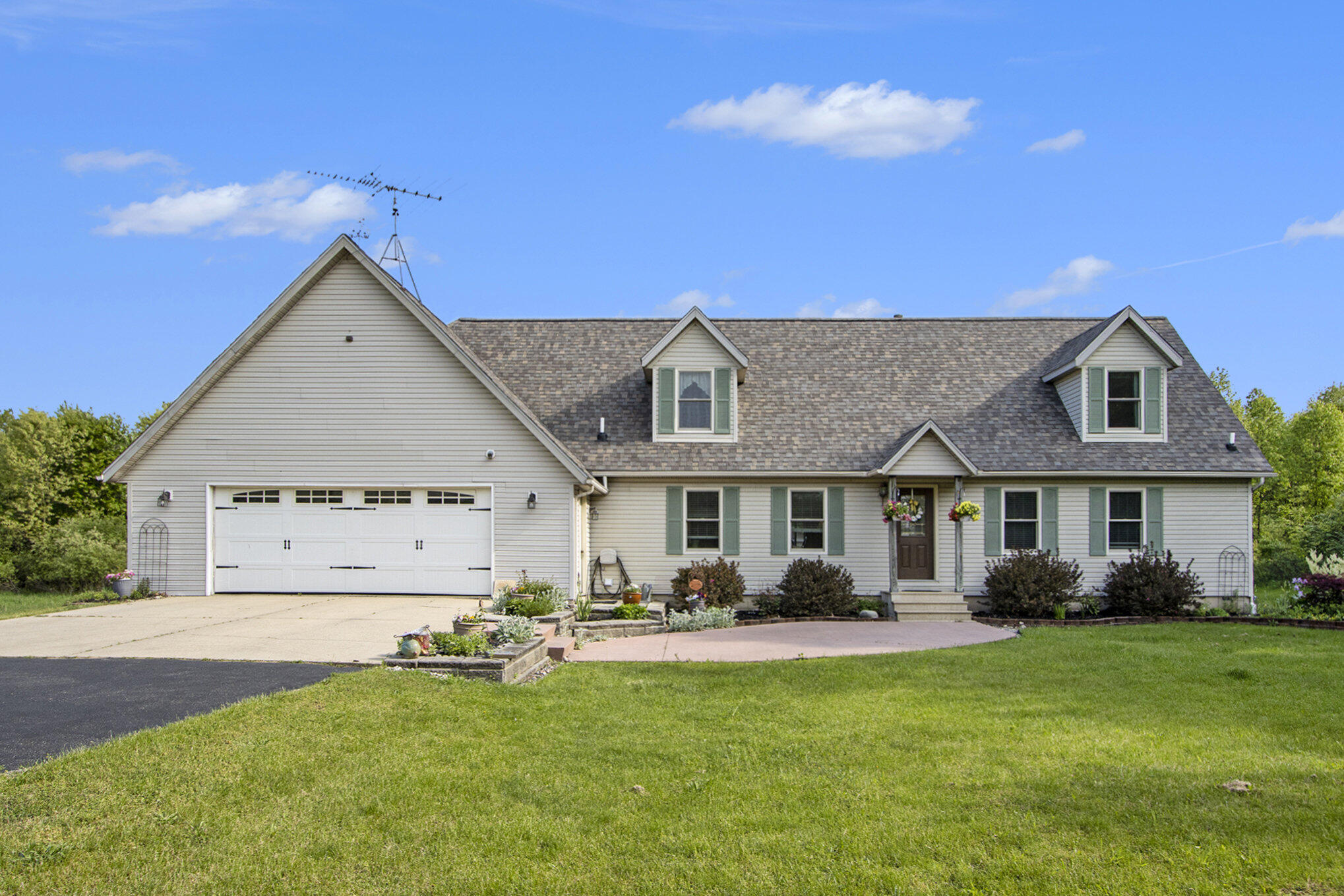 2727 Watkins Road Battle Creek, MI 49015 - Photo 1 of 42 002_2727watkins_43