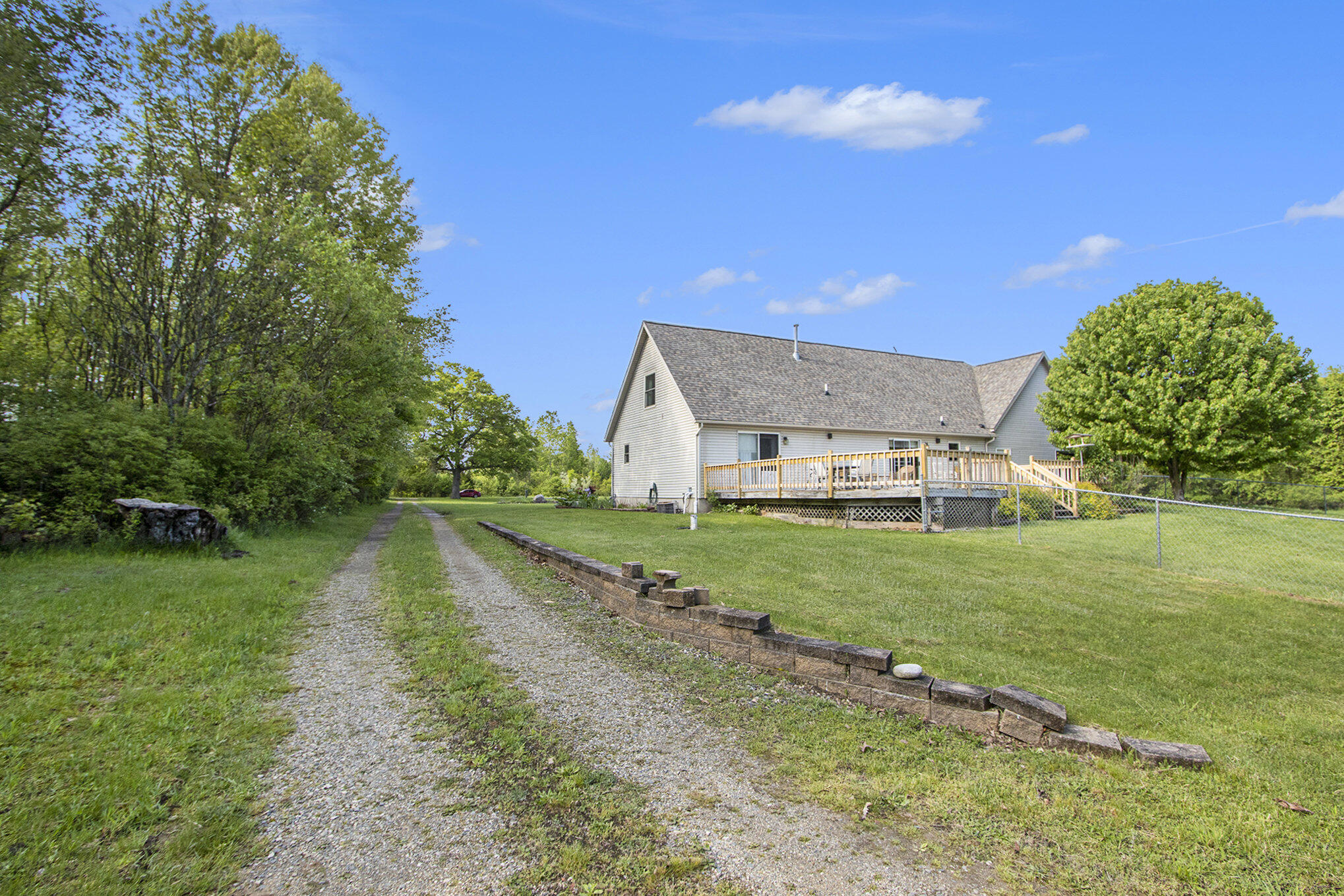 2727 Watkins Road Battle Creek, MI 49015 - Photo 37 of 42 037_2727watkins_57