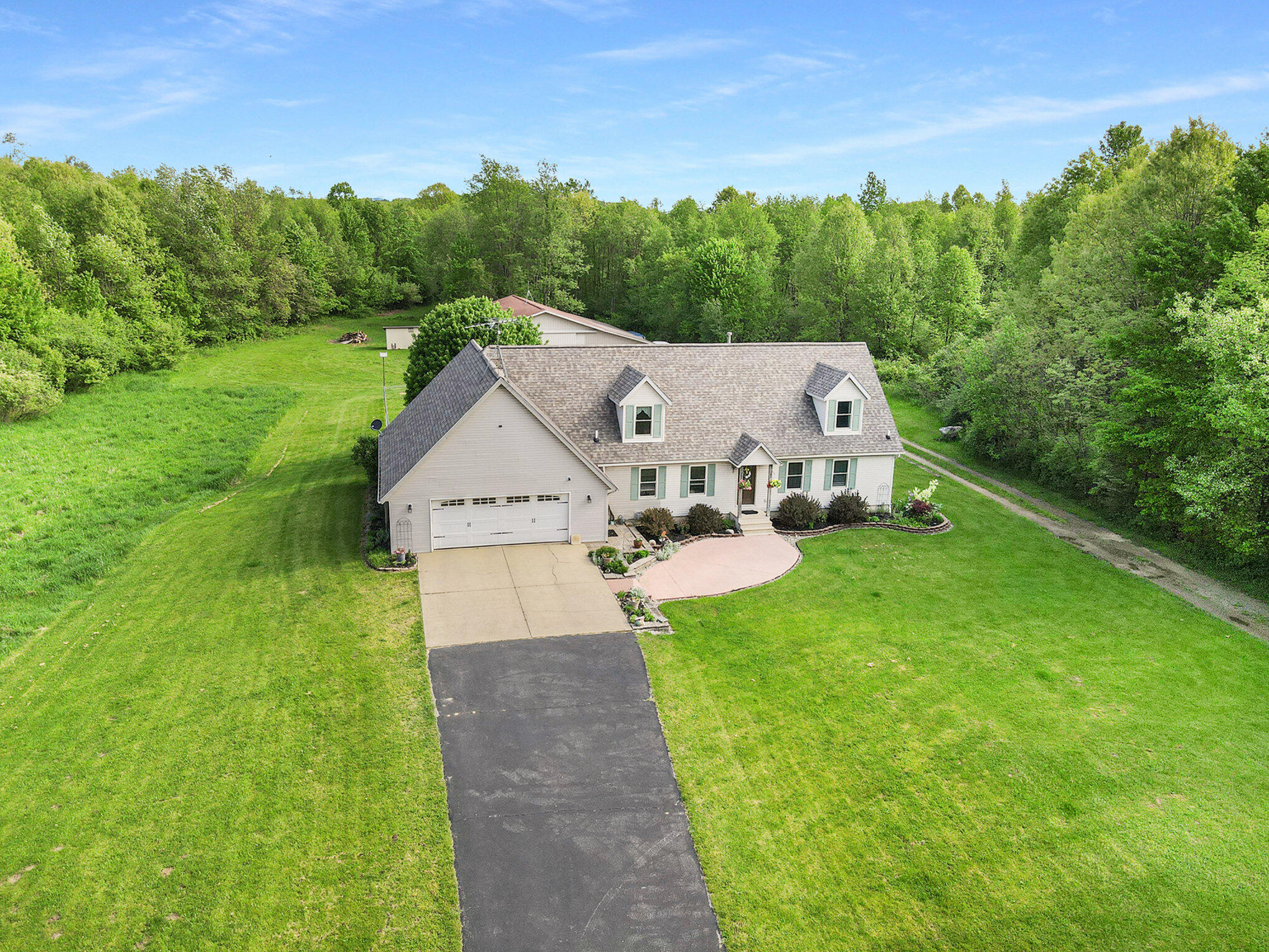 2727 Watkins Road Battle Creek, MI 49015 - Photo 5 of 42 005_dji_0558