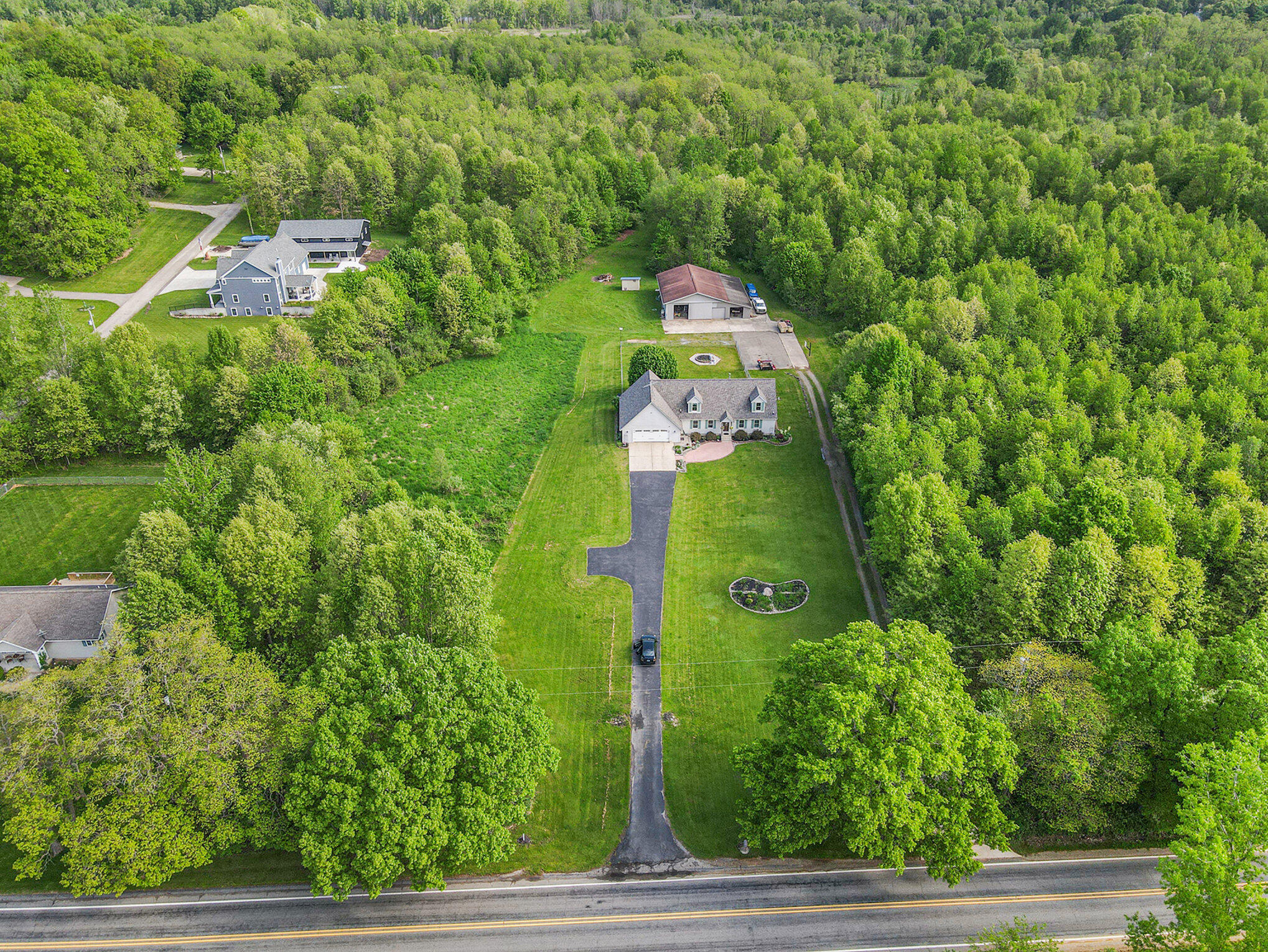 2727 Watkins Road Battle Creek, MI 49015 - Photo 7 of 42 007_dji_0560