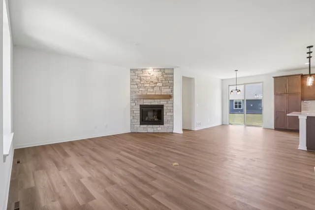 $525,900 | 2707 Mapleton Avenue, East Troy, WI 53120