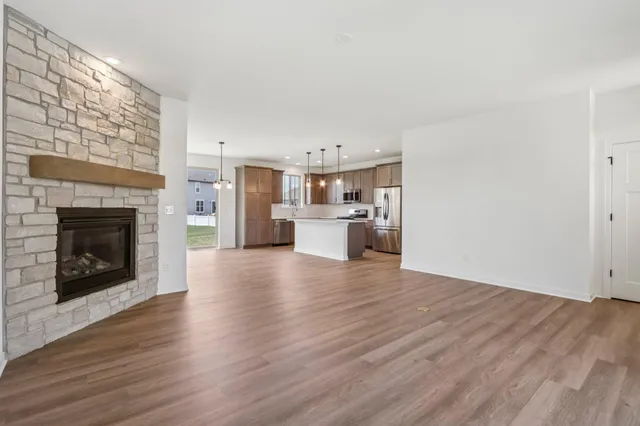 $525,900 | 2707 Mapleton Avenue, East Troy, WI 53120