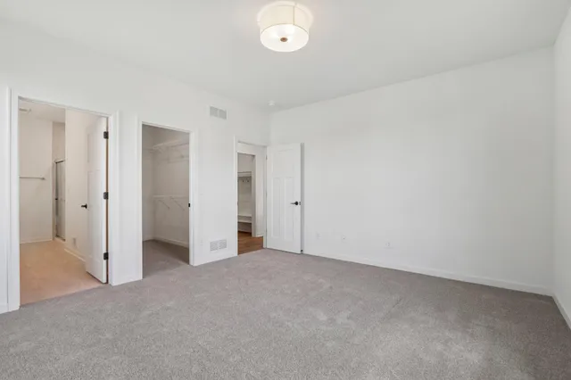 $525,900 | 2707 Mapleton Avenue, East Troy, WI 53120