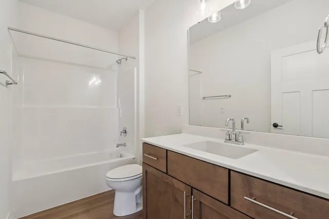 $525,900 | 2707 Mapleton Avenue, East Troy, WI 53120