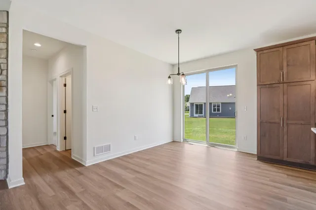 $525,900 | 2707 Mapleton Avenue, East Troy, WI 53120