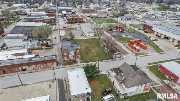 $24,500 | 115 North Walnut Street, Taylorville, IL 62568