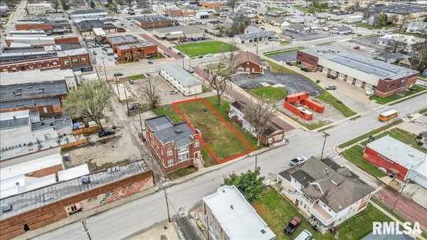 $24,500 | 115 North Walnut Street, Taylorville, IL 62568