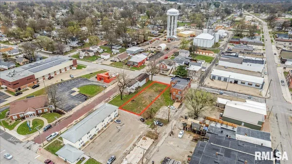 $24,500 | 115 North Walnut Street, Taylorville, IL 62568