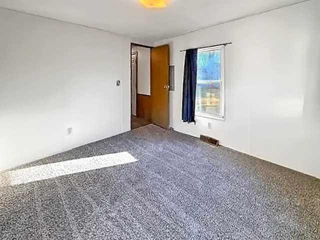 $109,900 | 6 North Cranberry Lane, Rochester, NH 03867