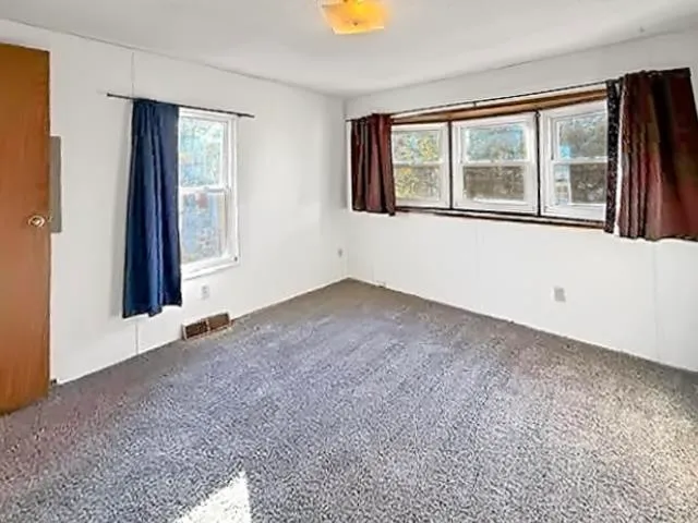 $109,900 | 6 North Cranberry Lane, Rochester, NH 03867